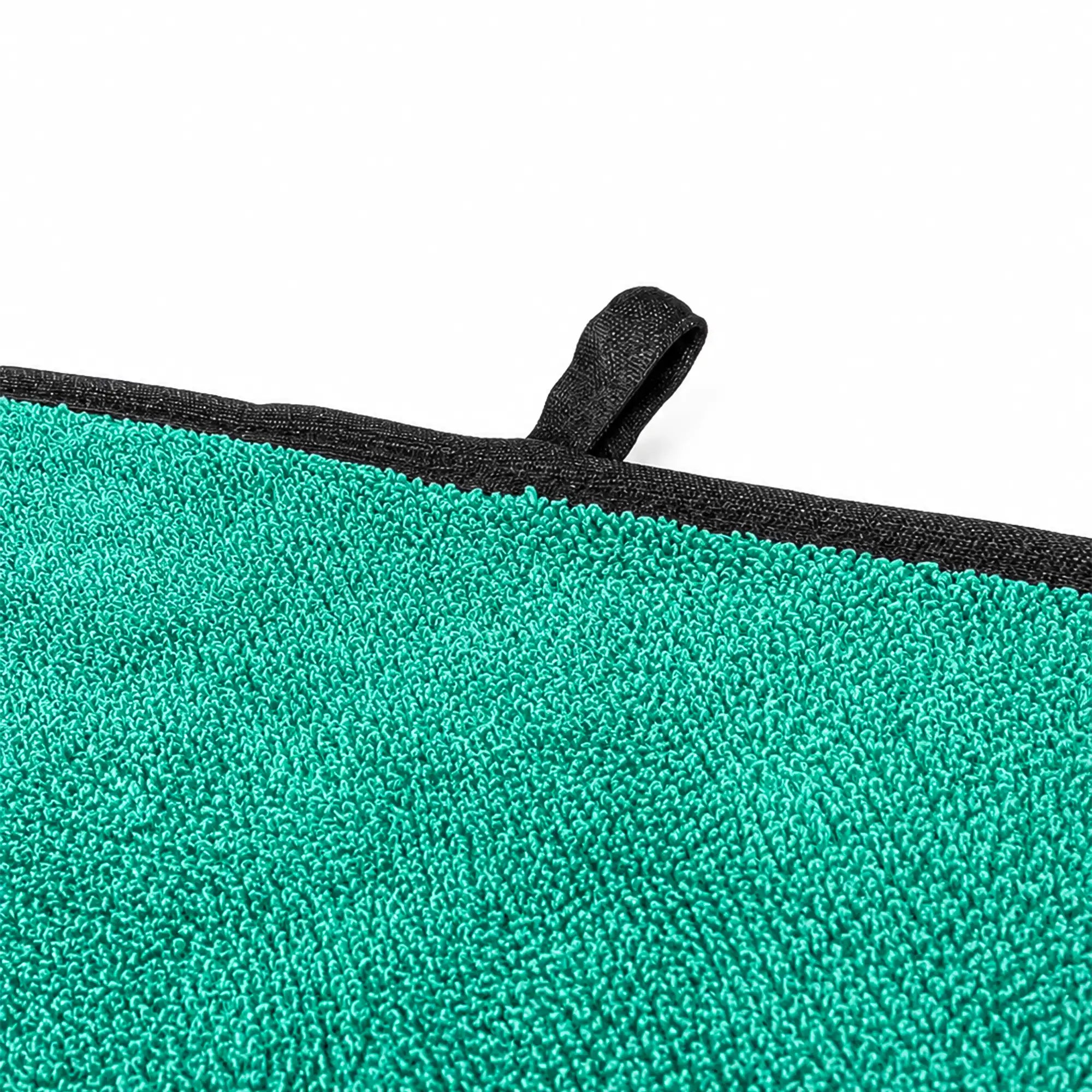 Vortex Twist 700 GSM renkli araç kurulama havlularının mikrofiber yüzey ve kenar detayı