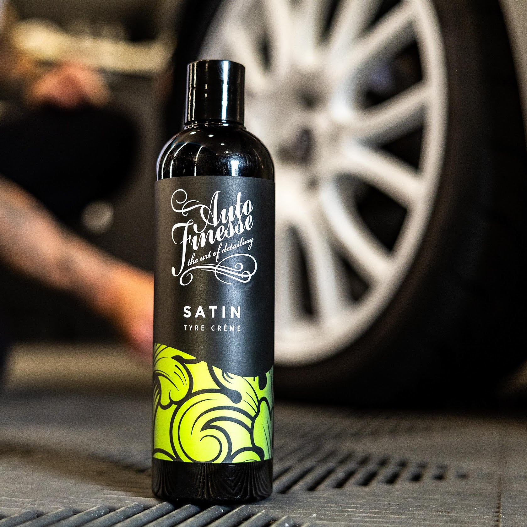 Auto Finesse Lastik Parlatıcı Jel - Satin 500 ml
