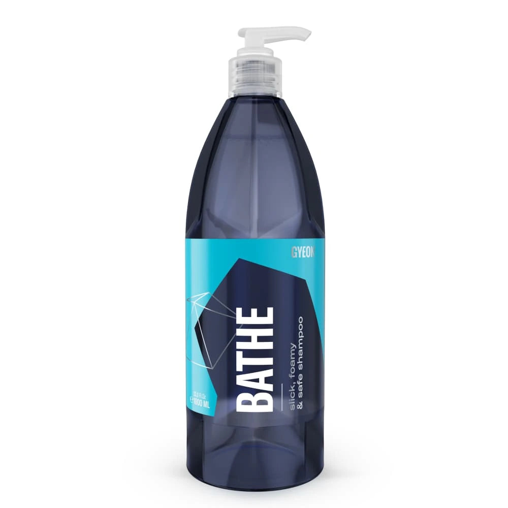 GYEON Q²M Bathe PH Nötr Cilalı Oto Şampuanı 1000 ML Yüksek Konsantre Jel Araç Yıkama Köpüğü