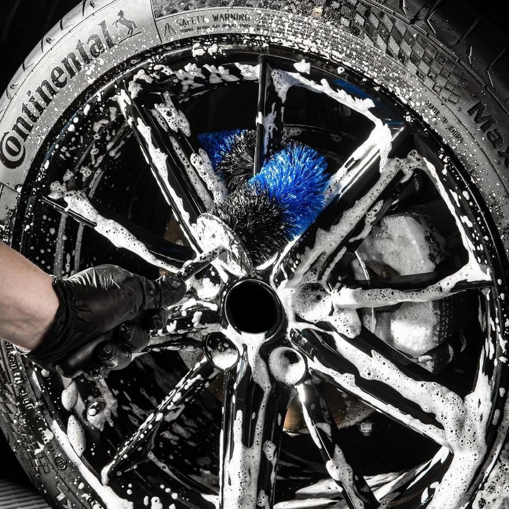 SGCB Rim Cleaning Brush Large jant iç kanalı ve jant kolları arasında detaylı temizlik uygulaması